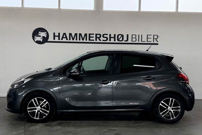 Grå Peugeot 208 fra 2017
