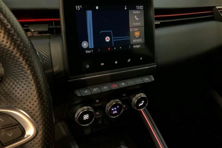 Blå Renault Clio V fra 2020