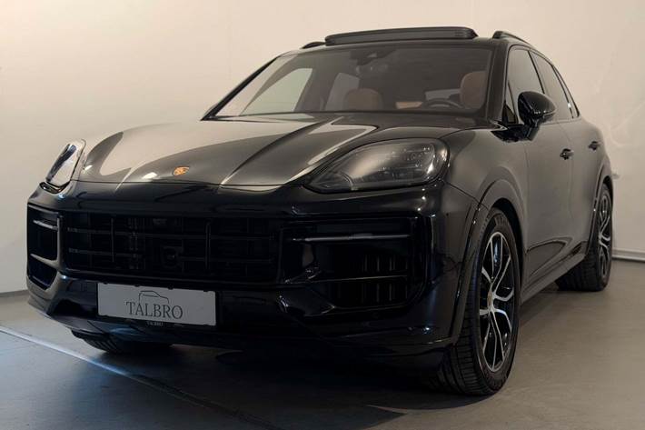 Sort Porsche Cayenne fra 2024