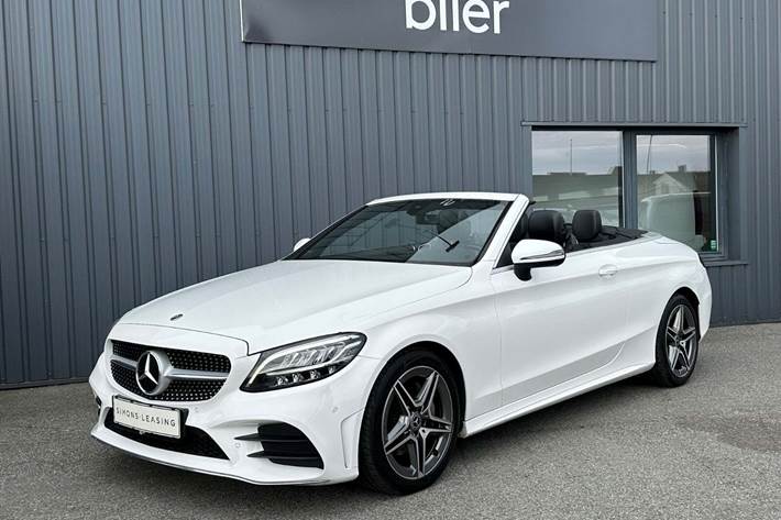 Hvid Mercedes C200 fra 2019 set udefra