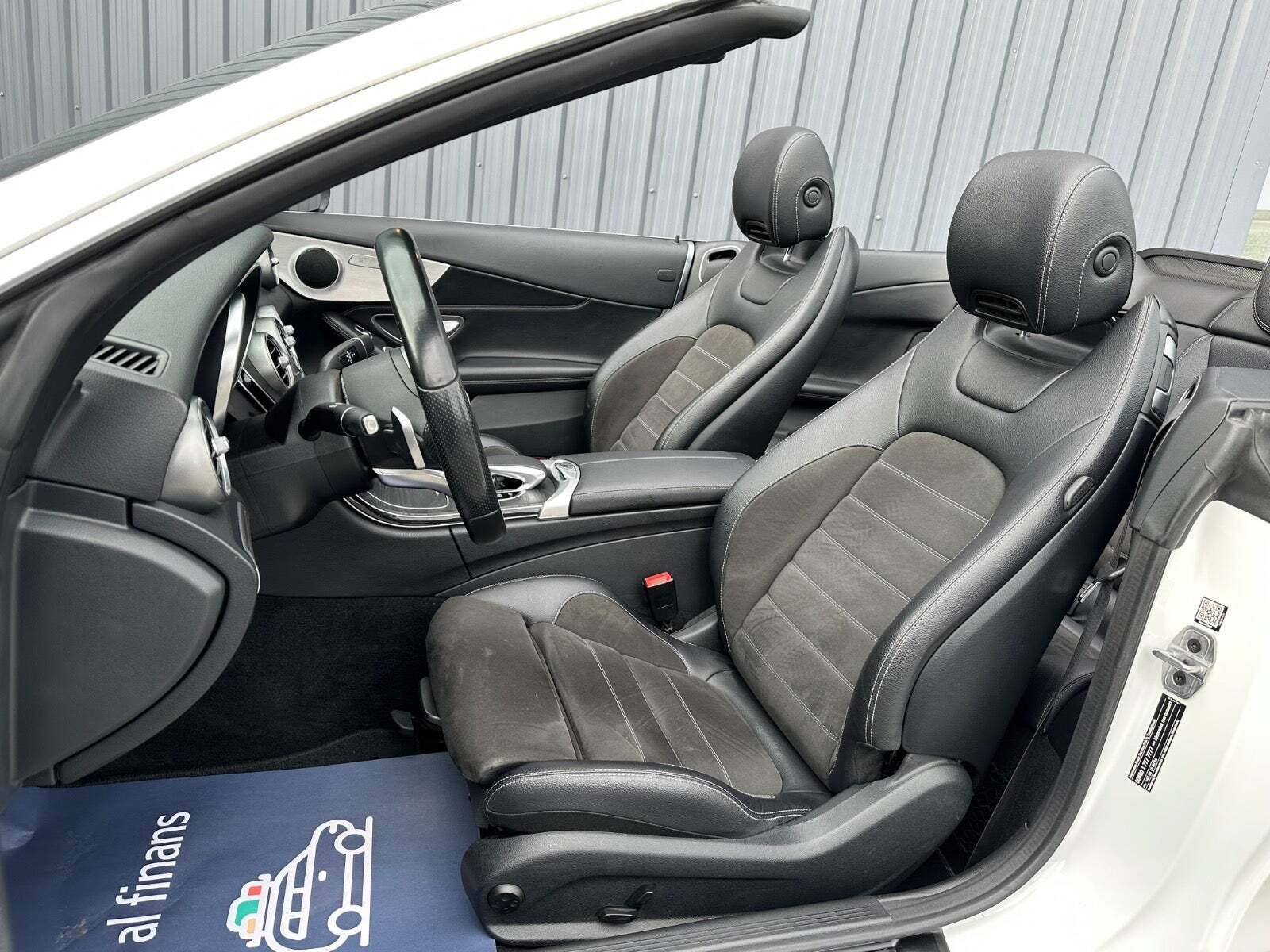 Hvid Mercedes C200 fra 2019
