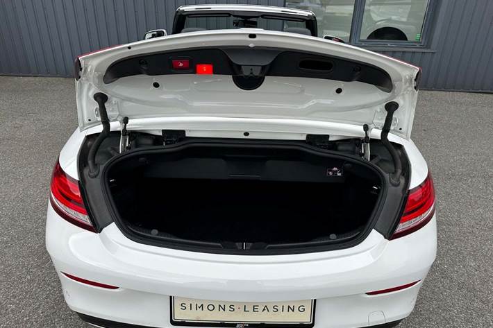 Hvid Mercedes C200 fra 2019