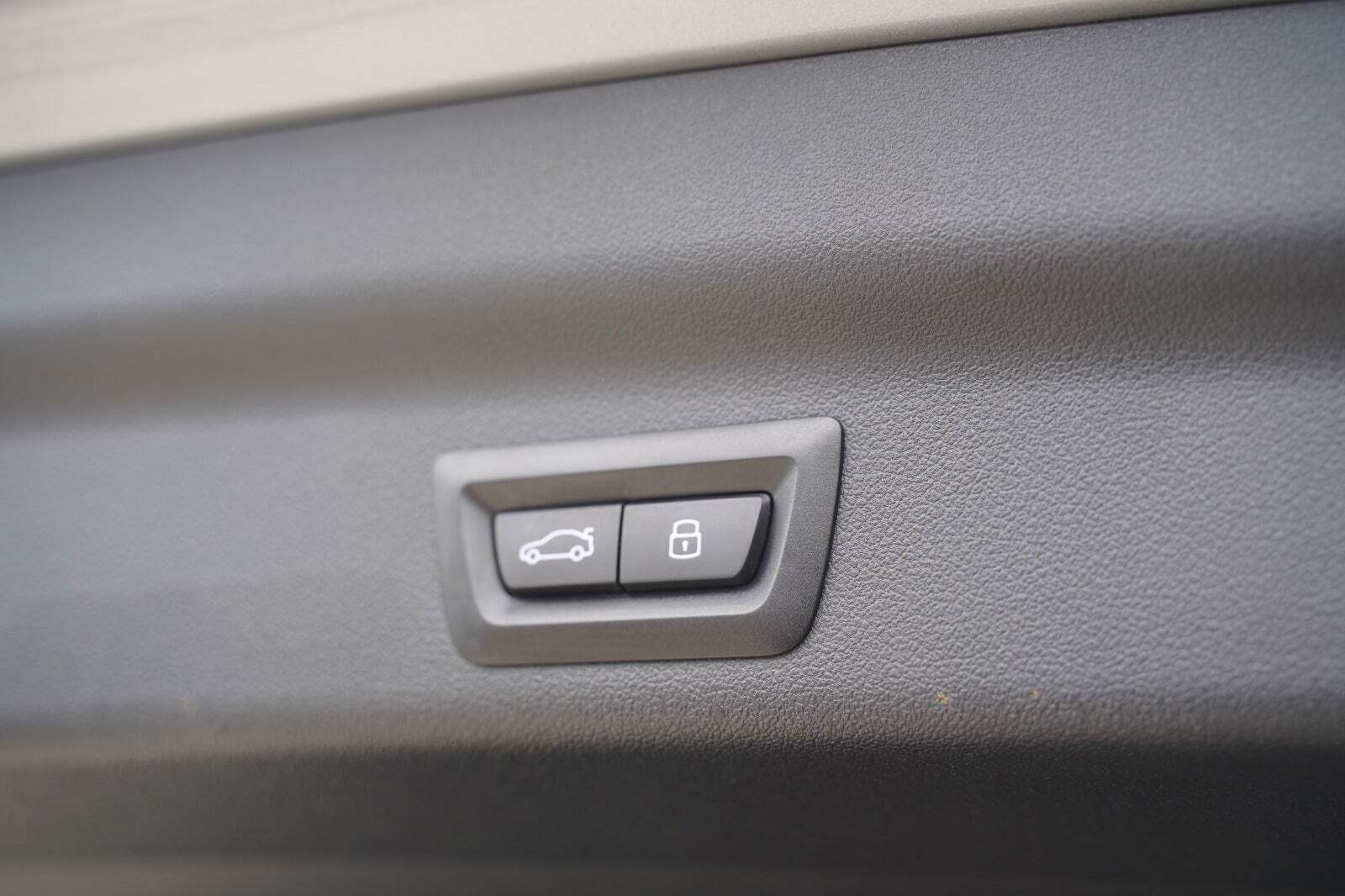 Sølv BMW iX1 fra 2023