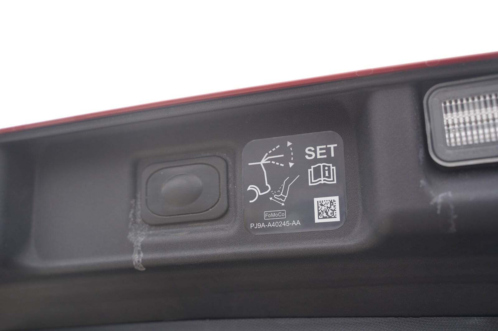 Rød Ford Mustang Mach-E fra 2024