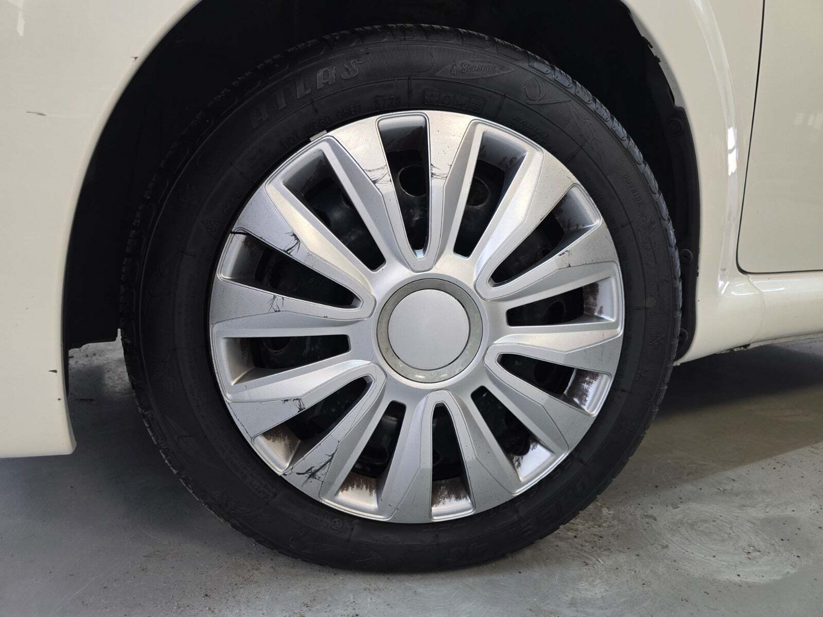 Hvid Toyota Aygo fra 2012