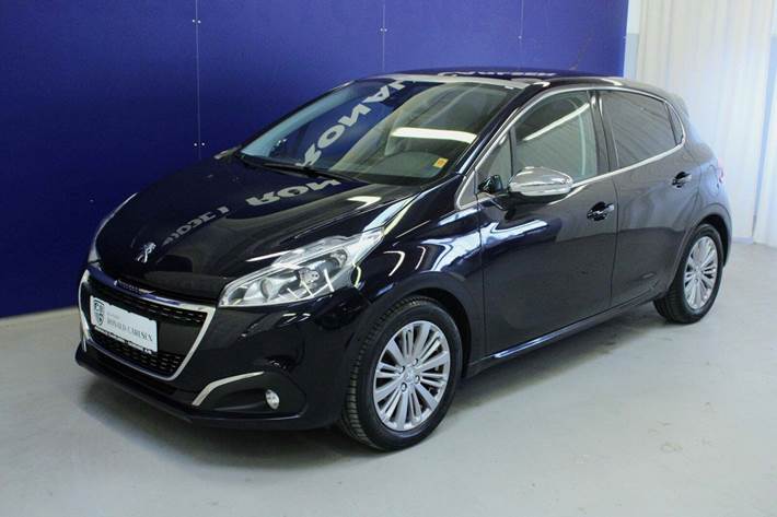 Blå Peugeot 208 fra 2019