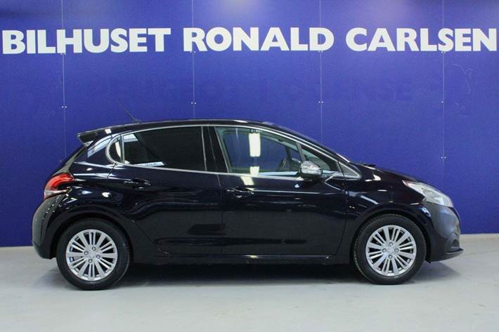 Blå Peugeot 208 fra 2019