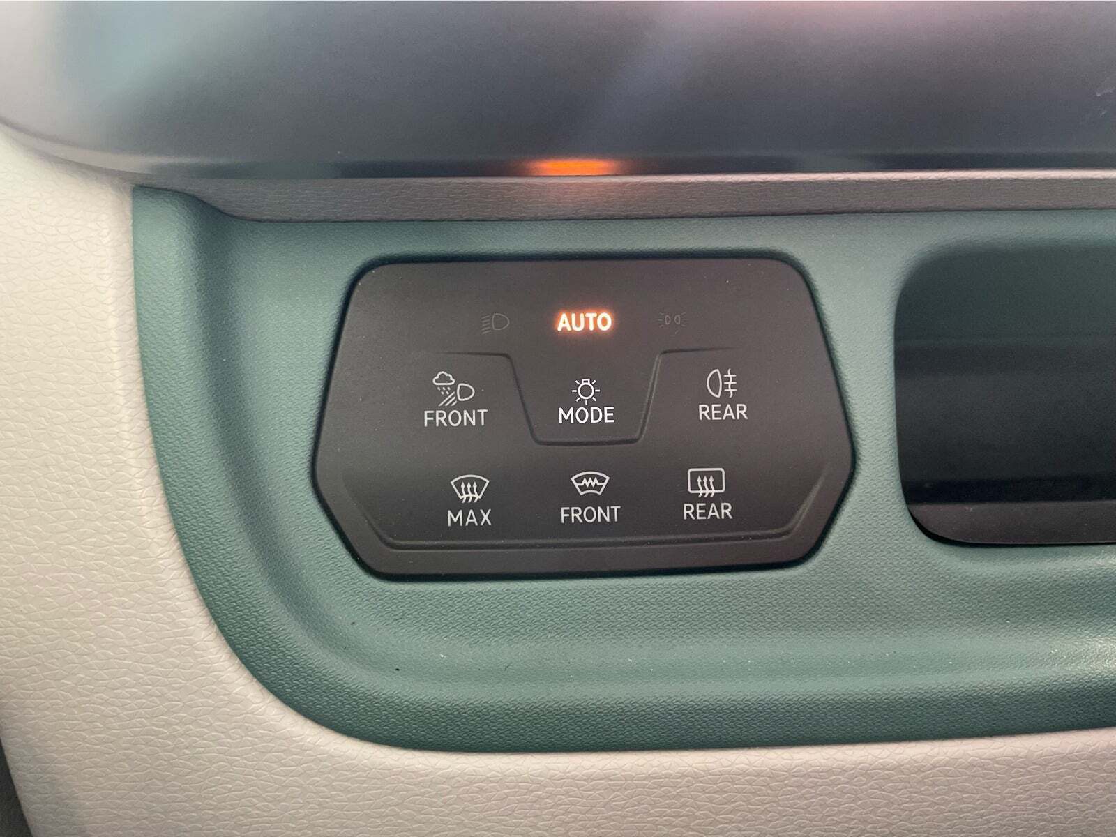 Grøn VW ID.Buzz fra 2023