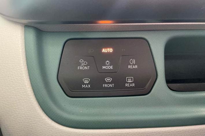 Grøn VW ID.Buzz fra 2023