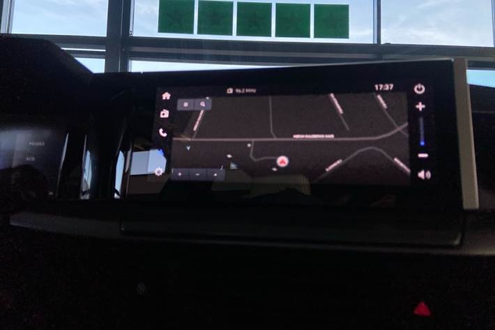 Blå Opel Frontera fra 2025