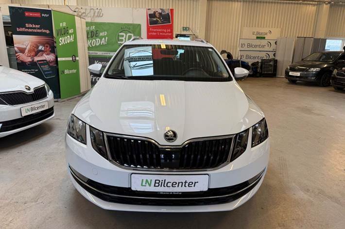 Hvid Skoda Octavia fra 2018