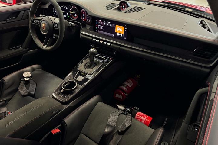 Rød Porsche 911 GT3 fra 2024