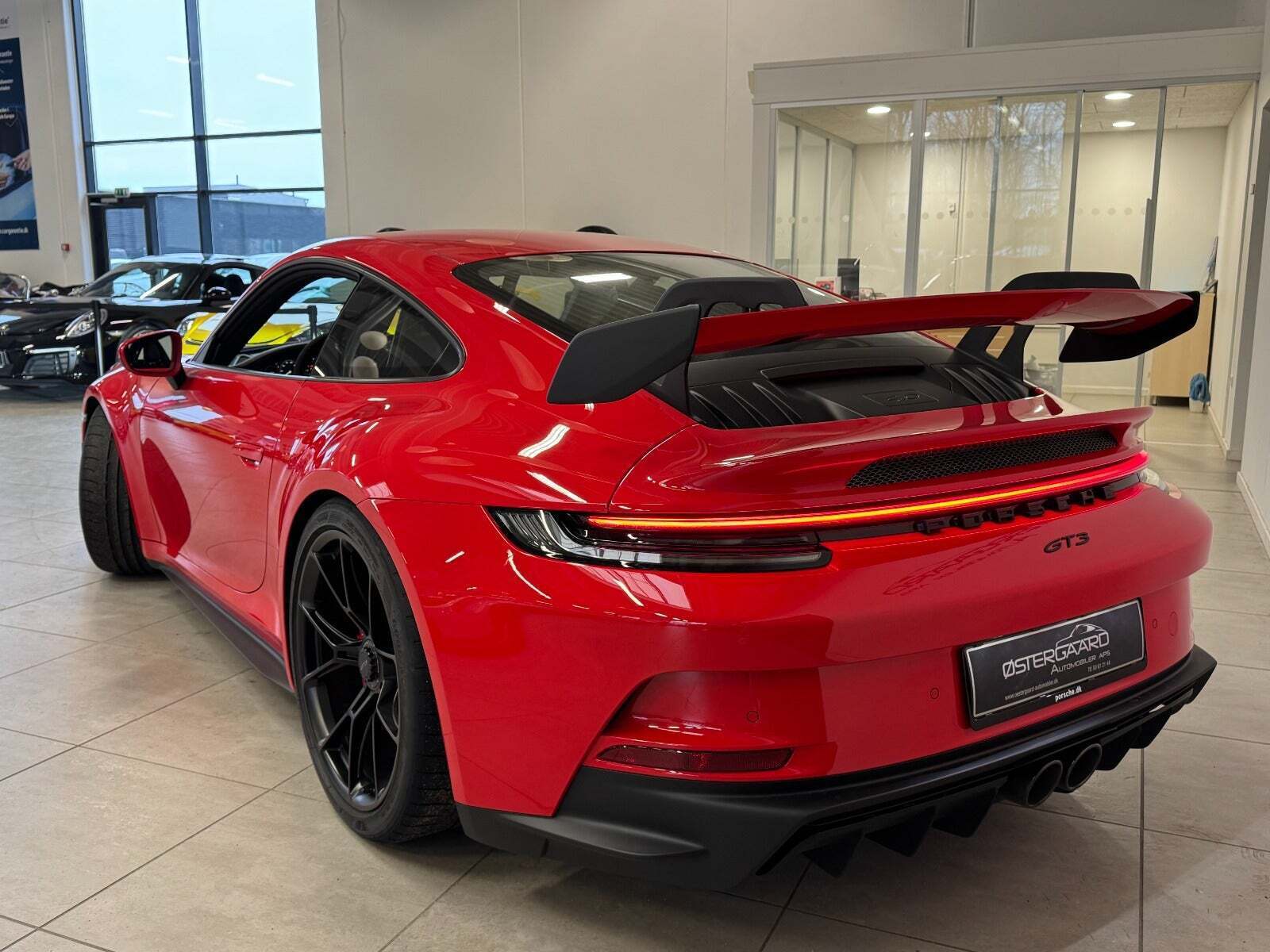 Rød Porsche 911 GT3 fra 2024