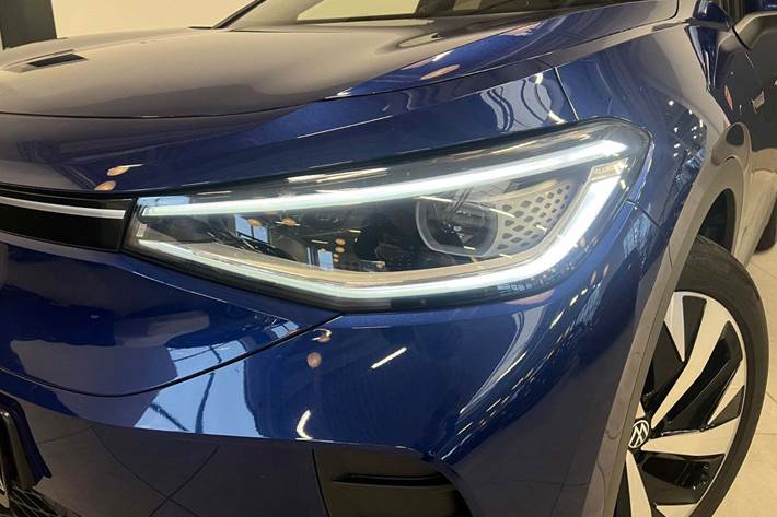 Blå VW ID.4 fra 2023