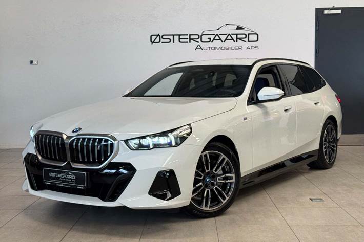 Hvid BMW i5 fra 2025