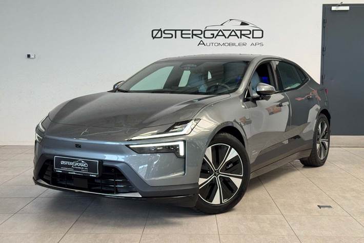 Grå Polestar 4 fra 2025