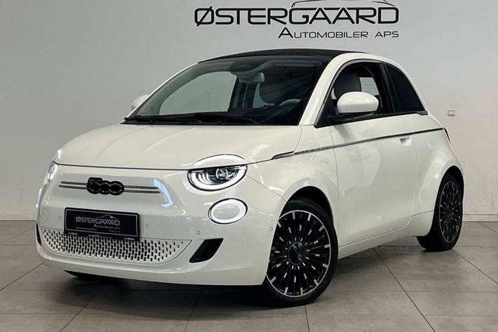 Hvid Fiat 500e fra 2023