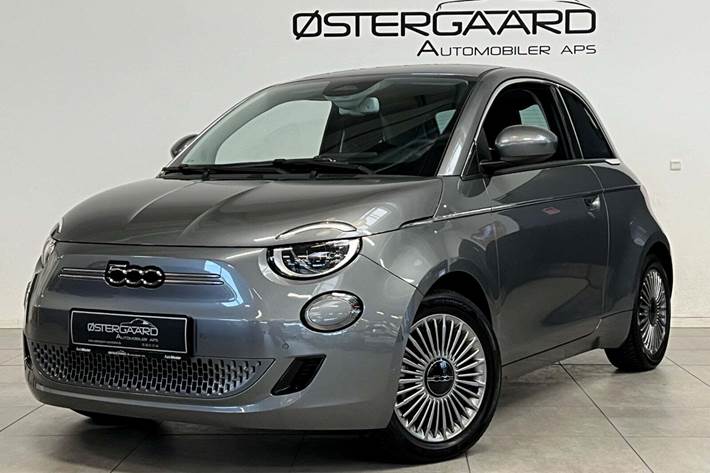 Grå Fiat 500e fra 2023