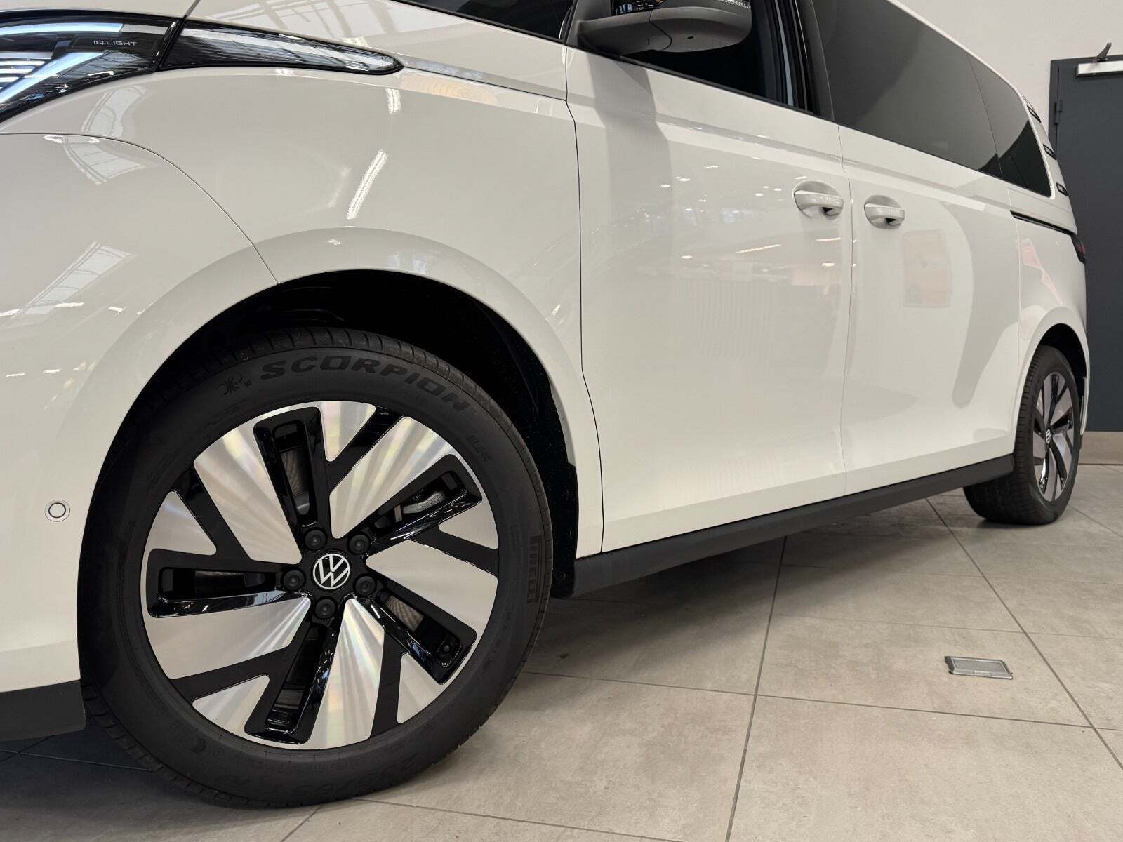 Hvid VW ID.Buzz fra 2025