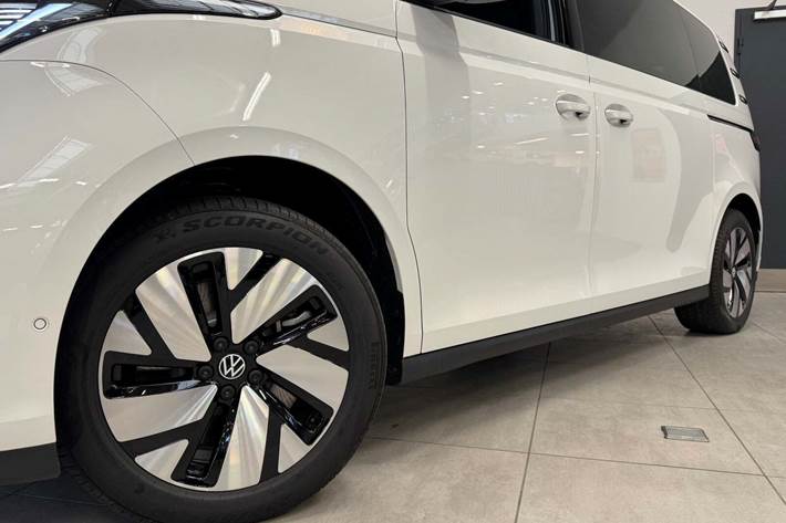 Hvid VW ID.Buzz fra 2025