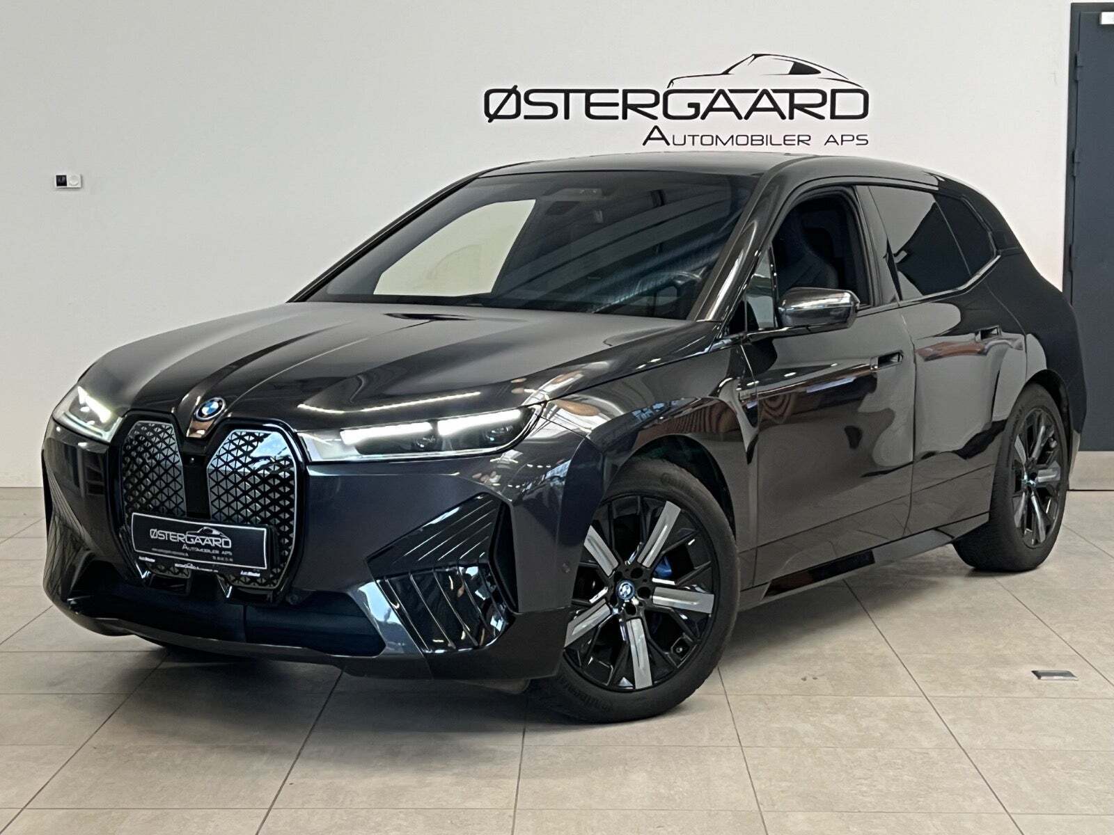 BMW iX xDrive50 Fully Charged