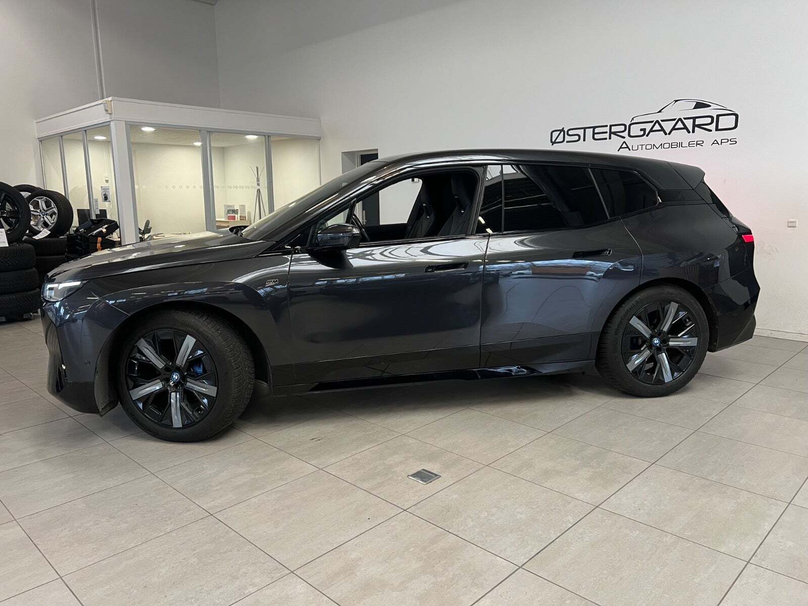 BMW iX xDrive50 Fully Charged