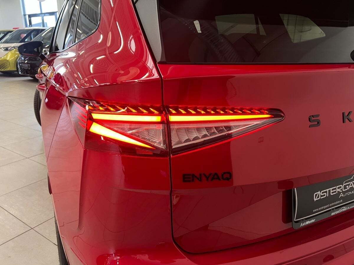 Rød Skoda Enyaq fra 2025