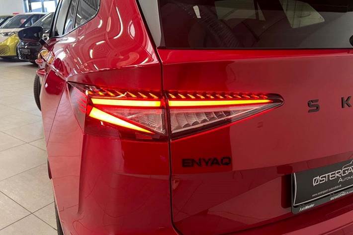 Rød Skoda Enyaq fra 2025