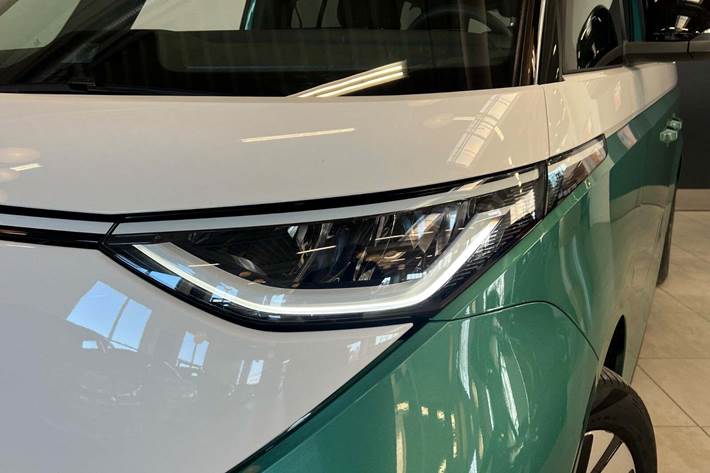 Grøn VW ID.Buzz fra 2025