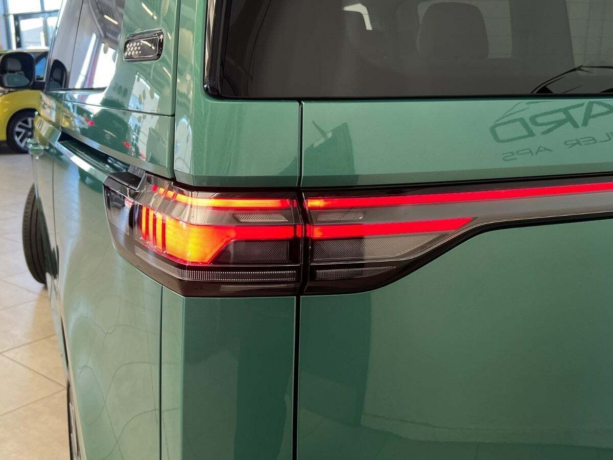 Grøn VW ID.Buzz fra 2023