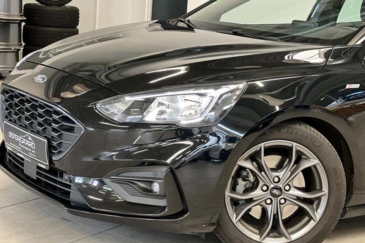 Sort Ford Focus fra 2019