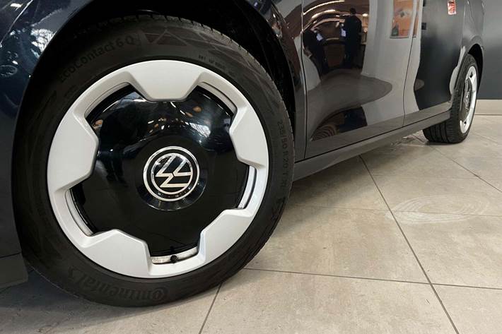 Blå VW ID.Buzz fra 2025