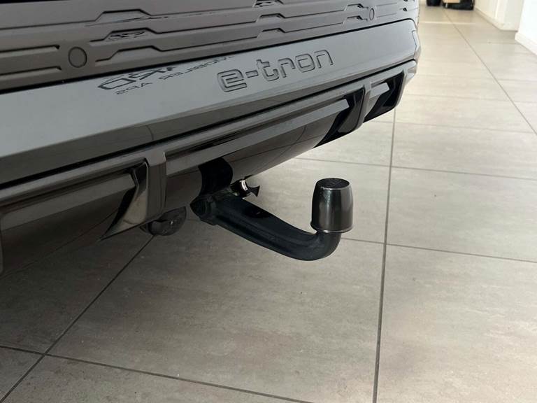 Audi Q8 e-tron 55 S-line quattro