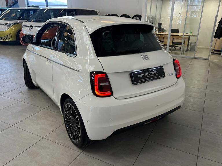 Fiat 500e 42 la Prima