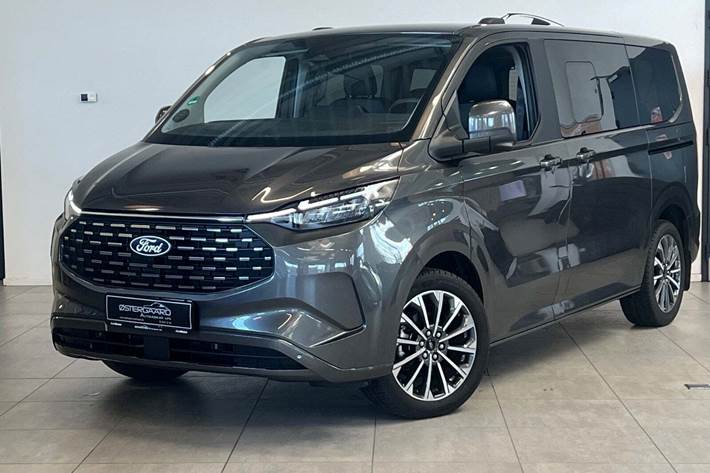 Grå Ford Tourneo Custom 340S fra 2024 set udefra