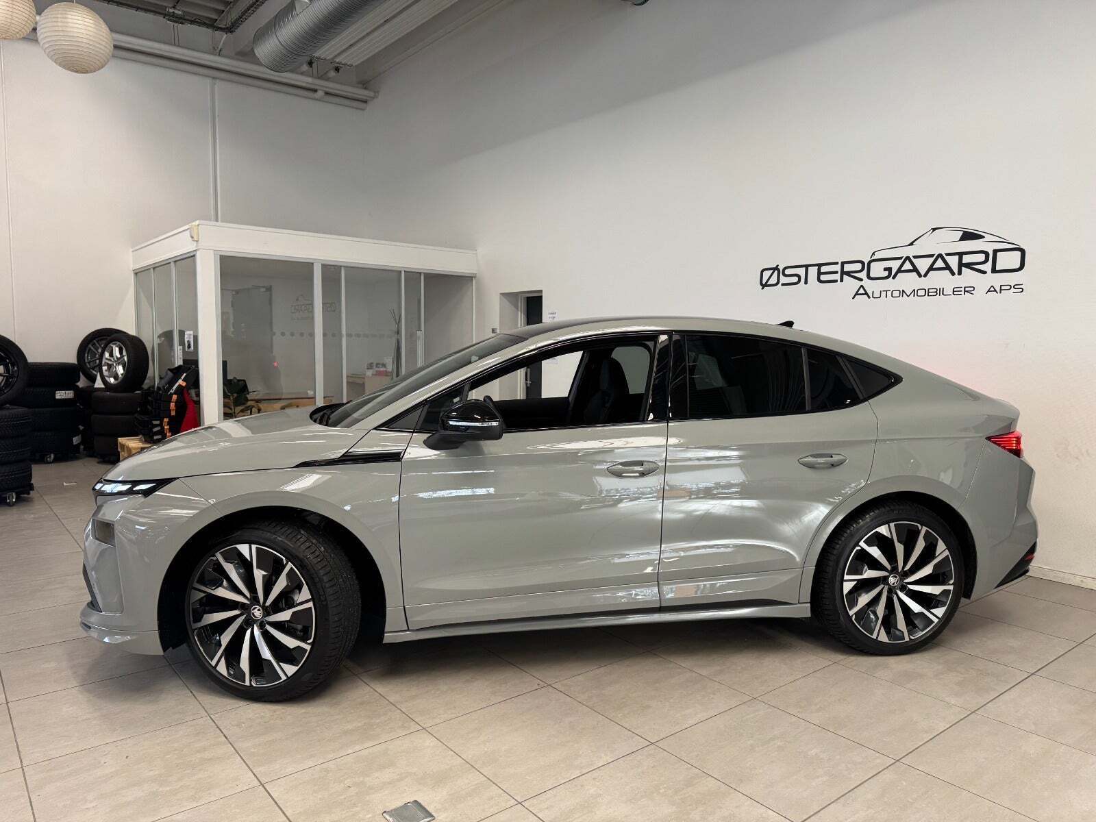 Grå Skoda Enyaq fra 2026
