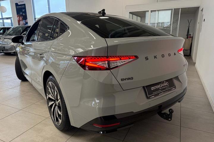 Grå Skoda Enyaq fra 2026