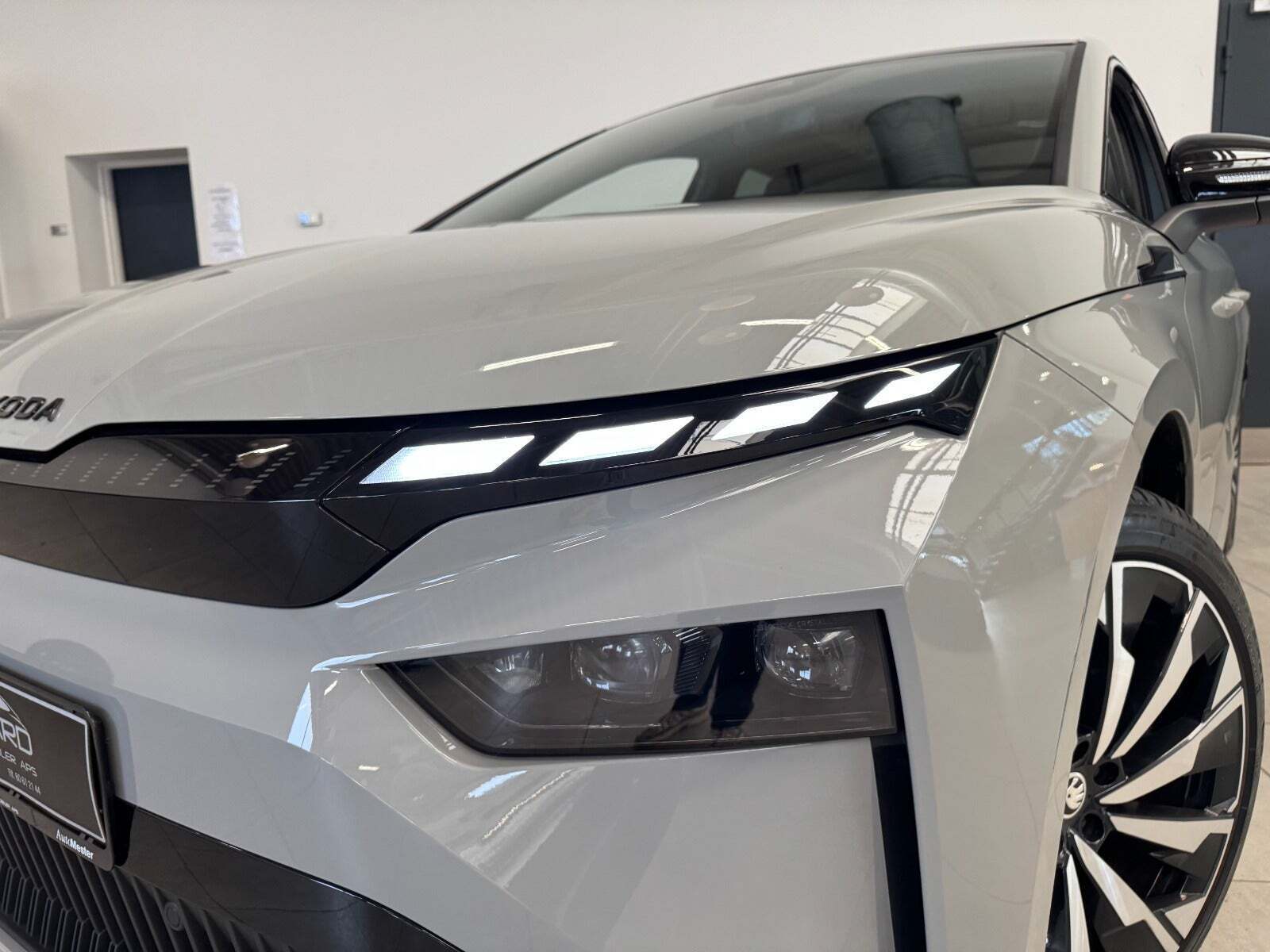Grå Skoda Enyaq fra 2026