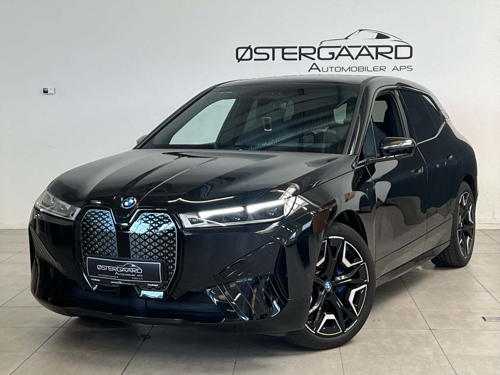 BMW iX xDrive40 Fully Charged