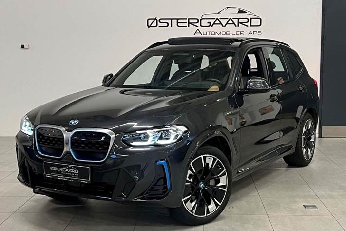 Grå BMW iX3 fra 2022