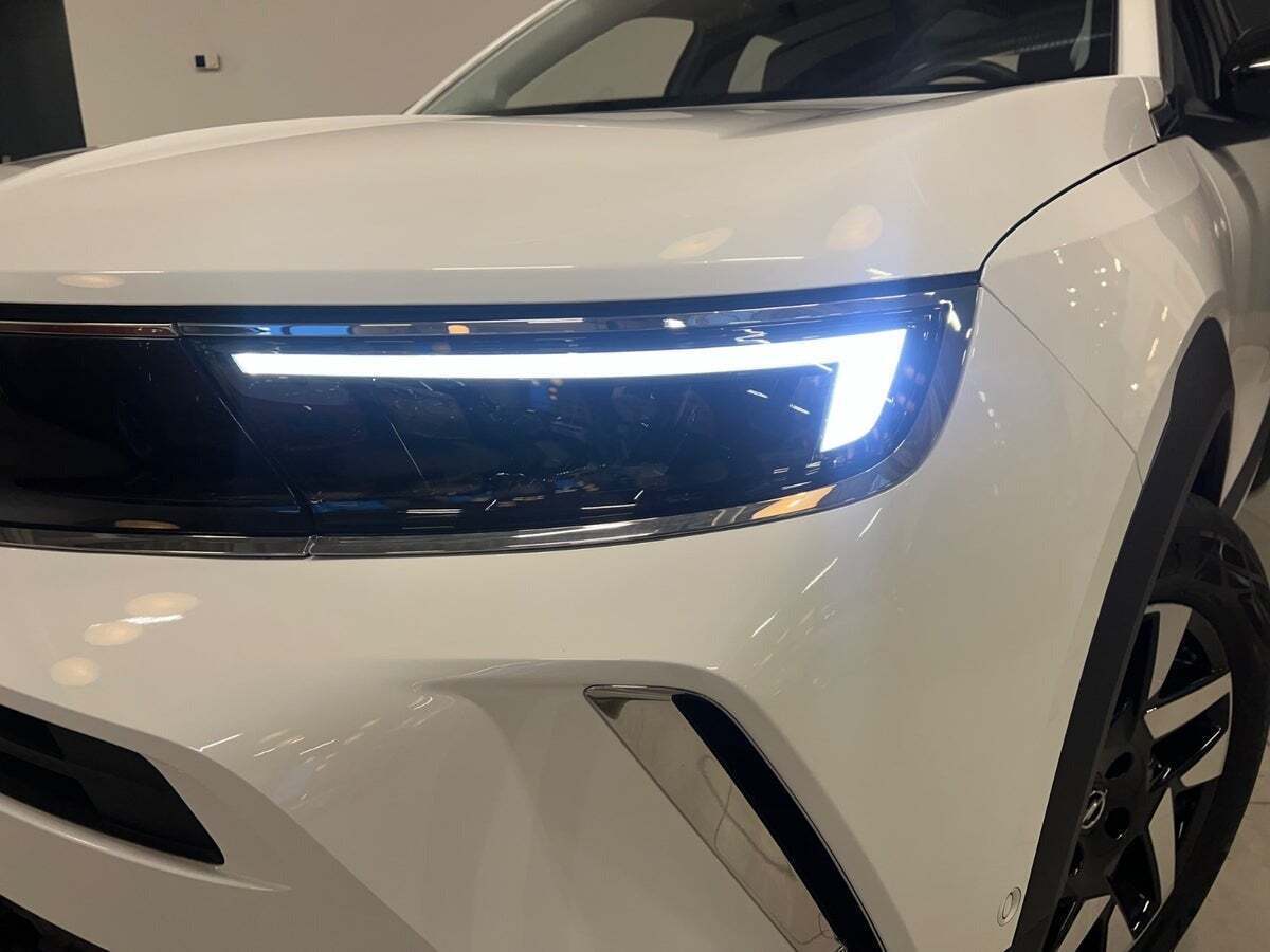 Hvid Opel Mokka-e fra 2022