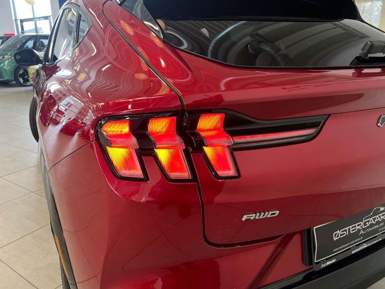 Ford Mustang Mach-E 73 Premium Standard Range AWD