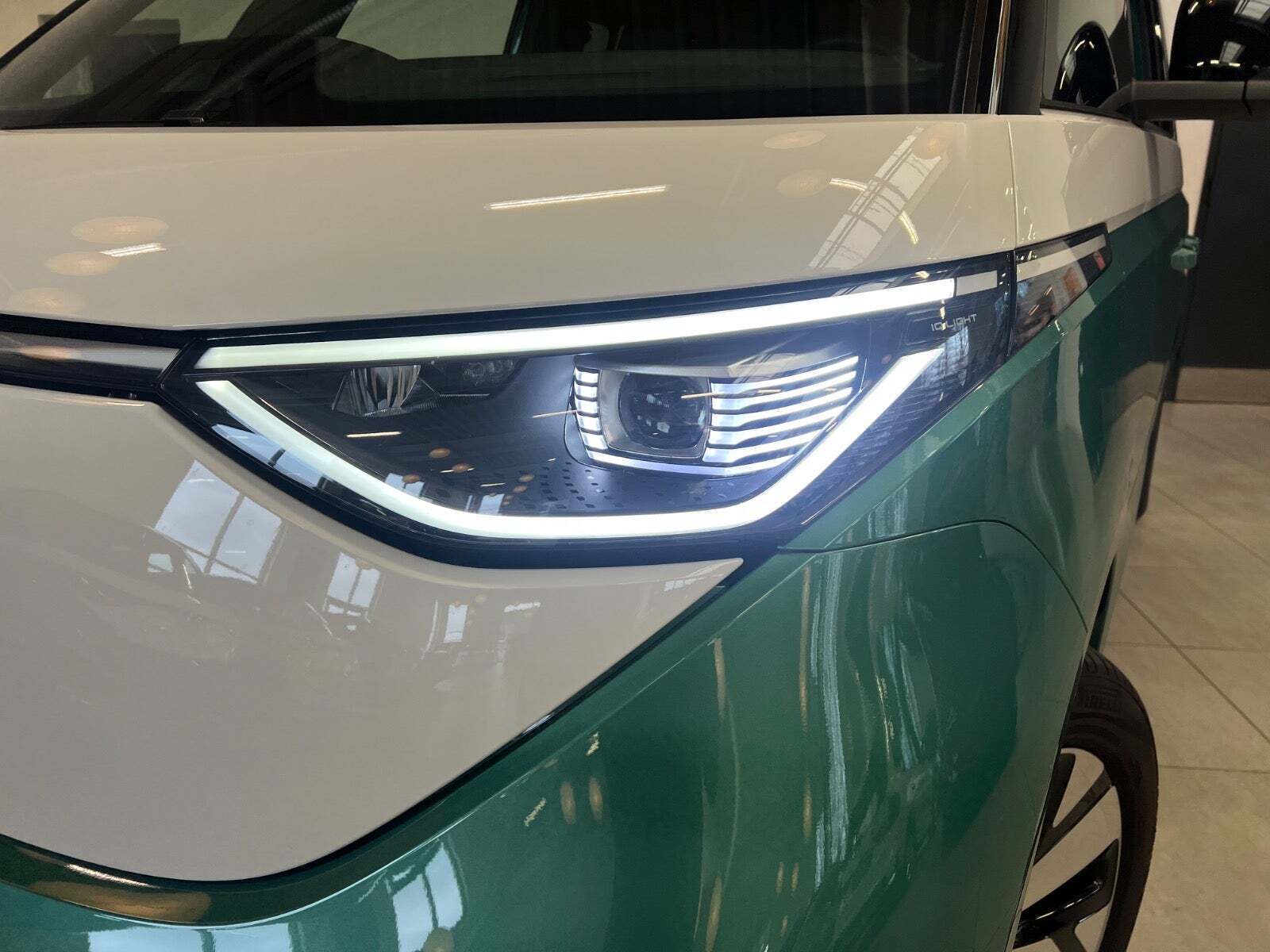 Grøn VW ID.Buzz fra 2025