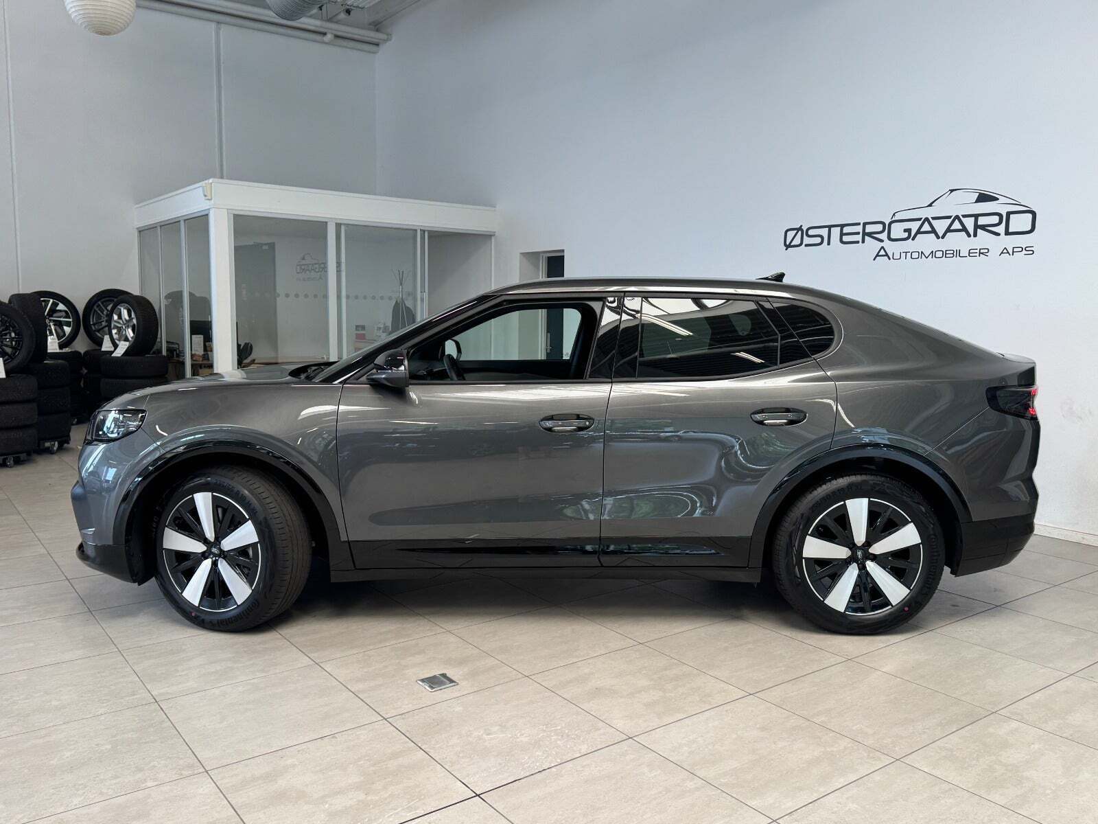 Grå Ford Capri fra 2025