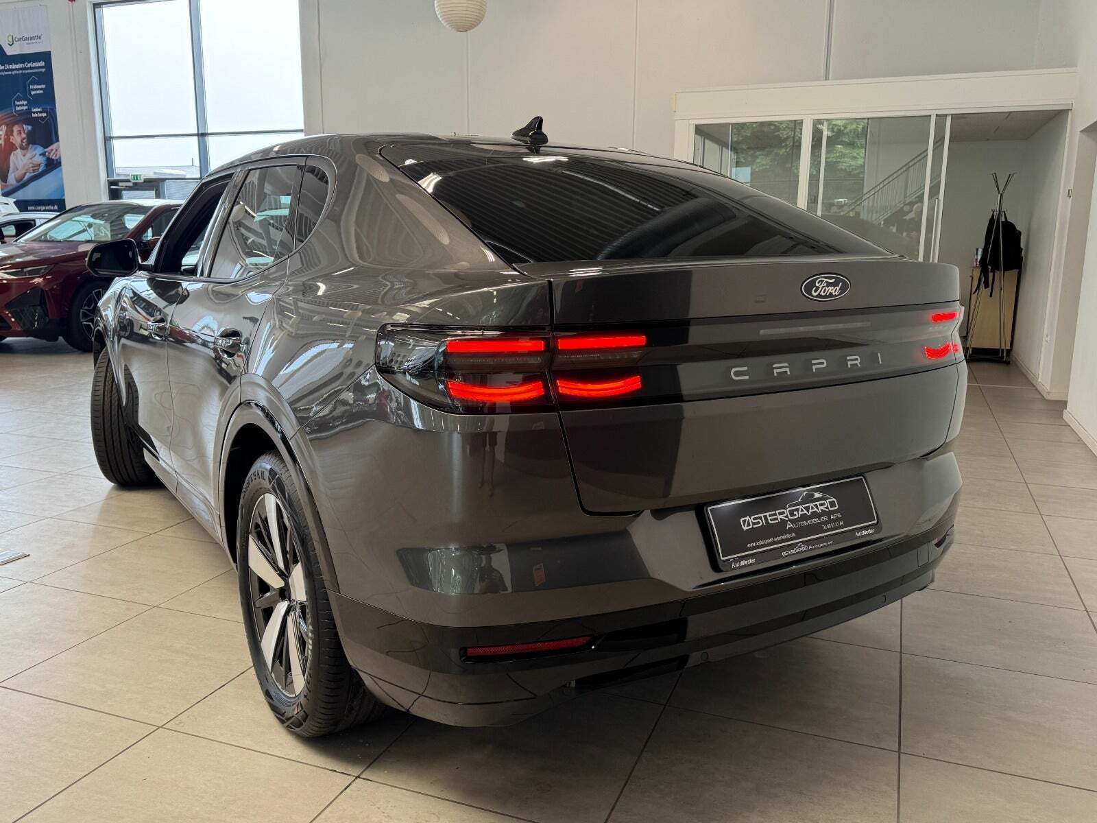 Grå Ford Capri fra 2025