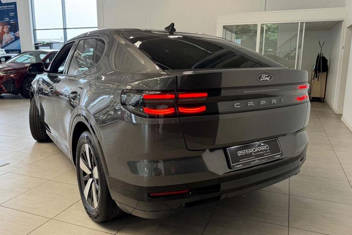 Grå Ford Capri fra 2025