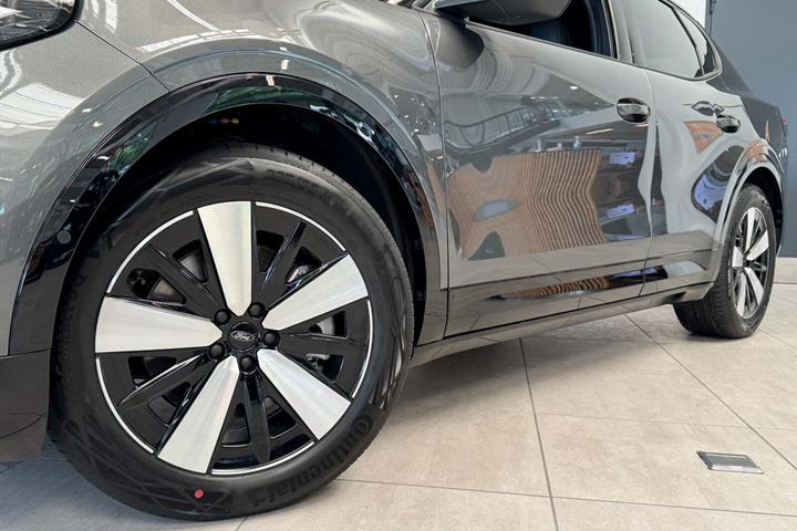 Grå Ford Capri fra 2025