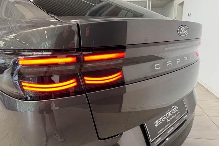 Grå Ford Capri fra 2025