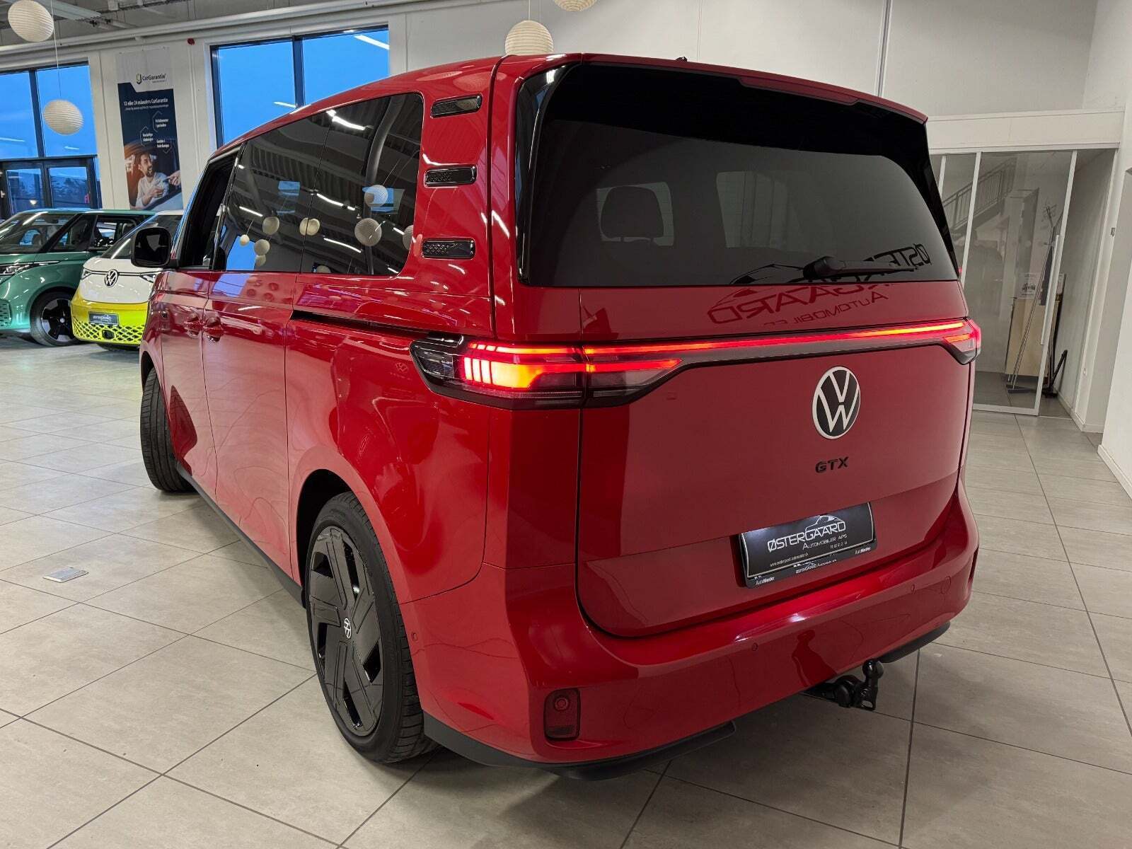 Rød VW ID.Buzz fra 2025