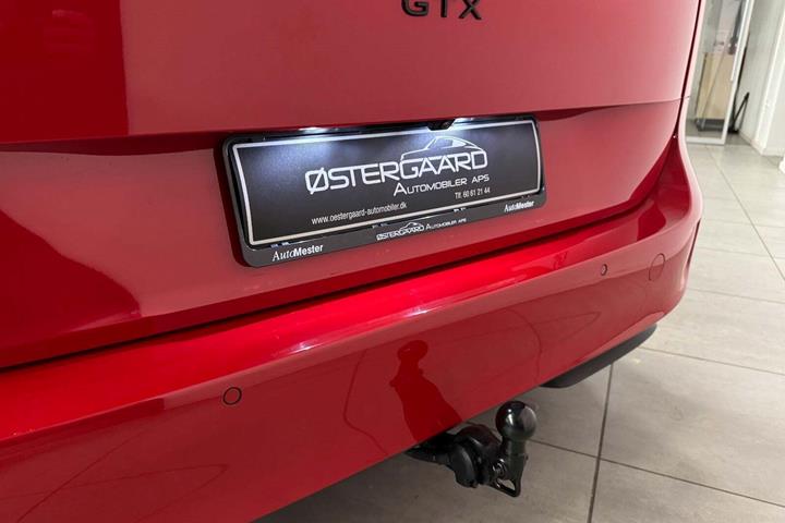 Rød VW ID.Buzz fra 2025